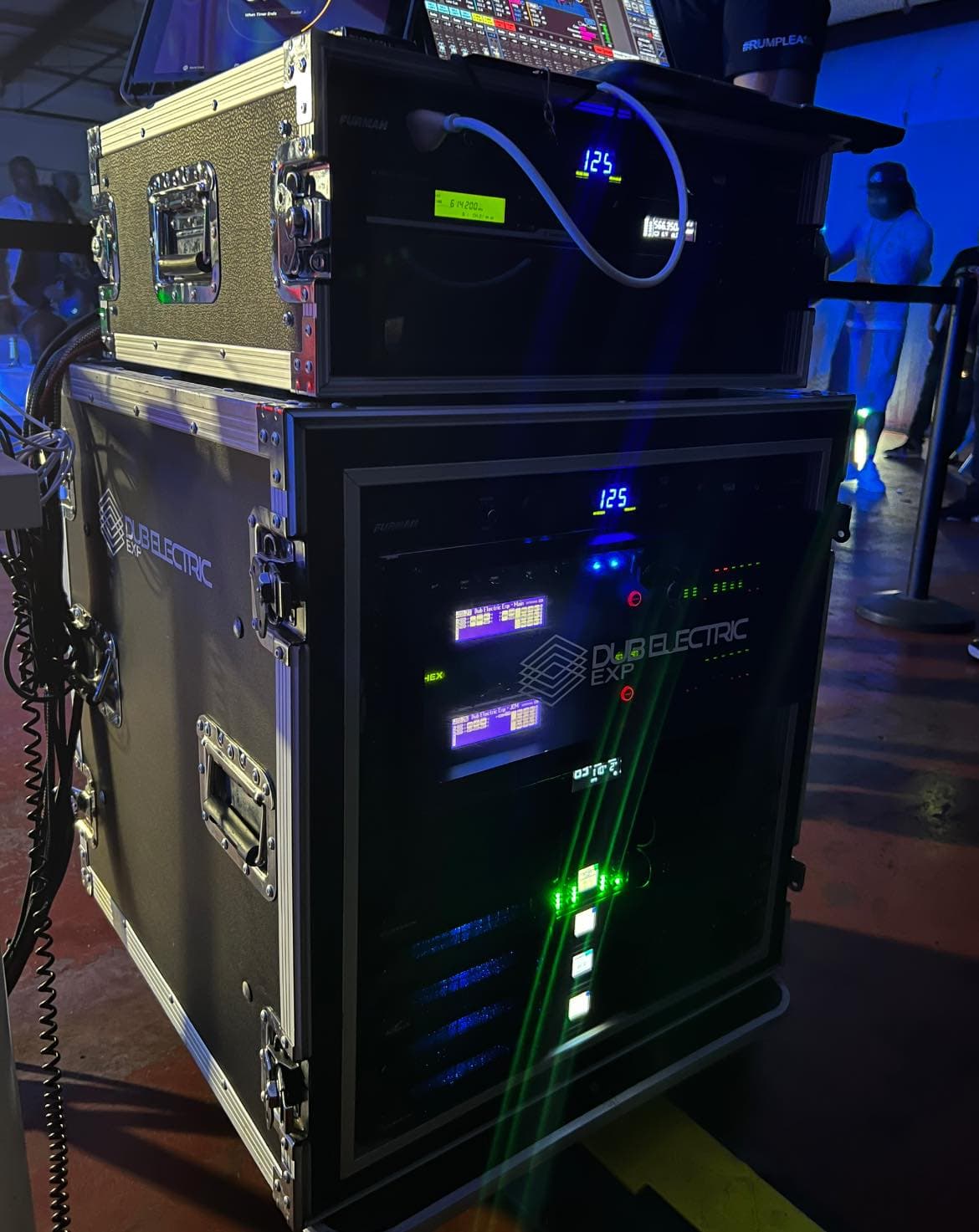 Dub Electric equipment rack